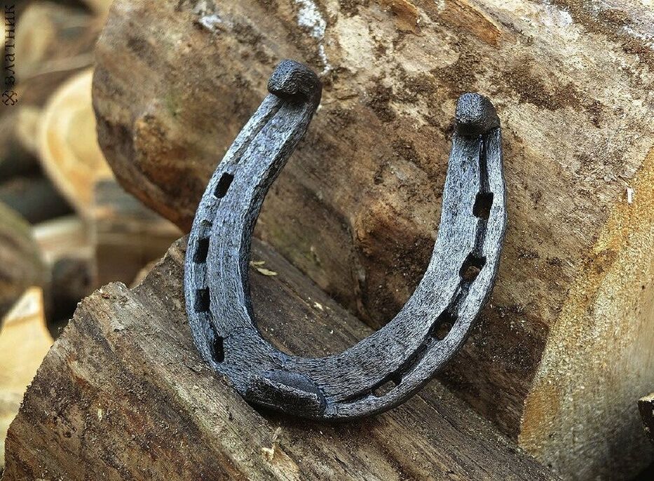 amulet for sewing - horseshoe